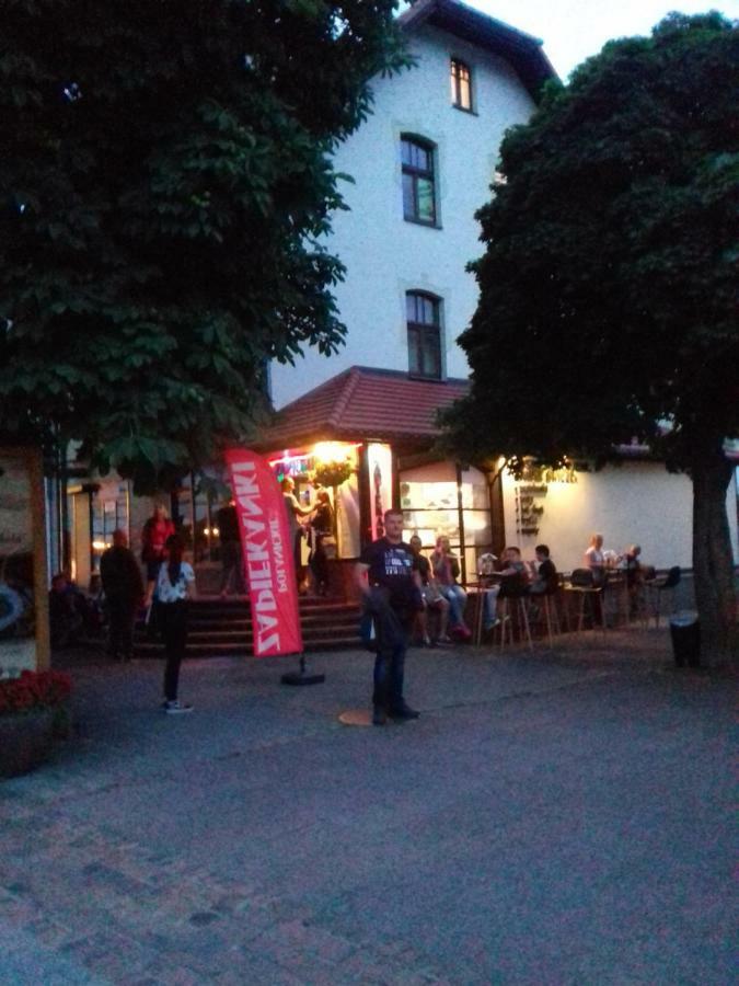 Bialy Apartament Polanica-Zdrój Exteriör bild